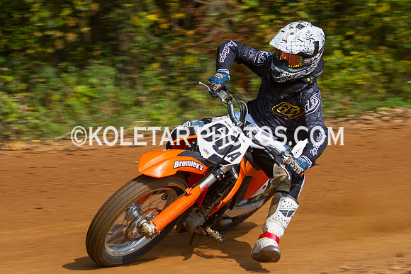 PISTON POPPERS MC PARKSBURG PA D-6 FLAT TRACK BIKES 10-6-2013-8761