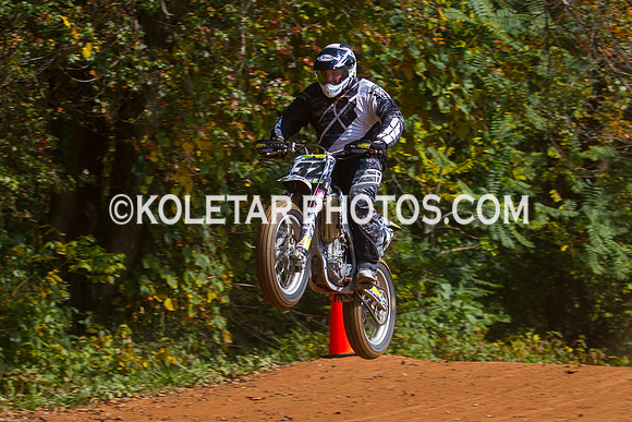 PISTON POPPERS MC PARKSBURG PA D-6 FLAT TRACK BIKES 10-6-2013-8973
