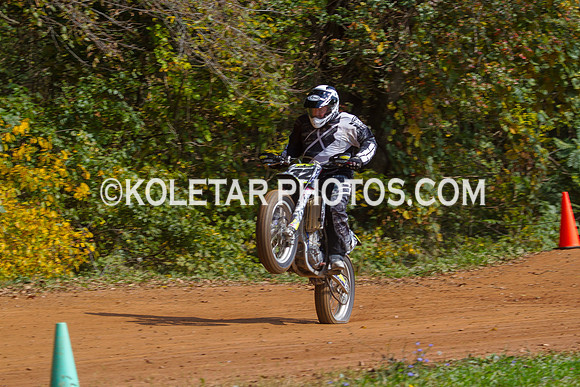 PISTON POPPERS MC PARKSBURG PA D-6 FLAT TRACK BIKES 10-6-2013-8967