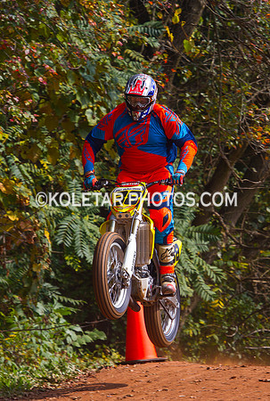 PISTON POPPERS MC PARKSBURG PA D-6 FLAT TRACK BIKES 10-6-2013-8812