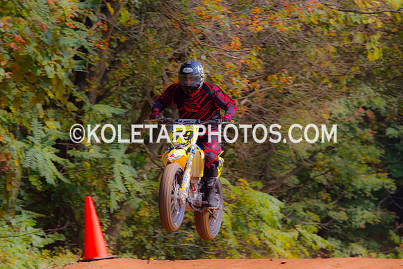 PISTON POPPERS MC PARKSBURG PA D-6 FLAT TRACK BIKES 10-6-2013-8842