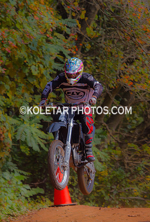 PISTON POPPERS MC PARKSBURG PA D-6 FLAT TRACK BIKES 10-6-2013-8813