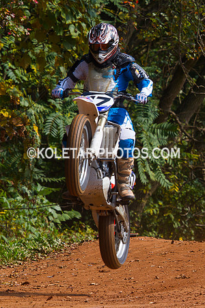 PISTON POPPERS MC PARKSBURG PA D-6 FLAT TRACK BIKES 10-6-2013-8824