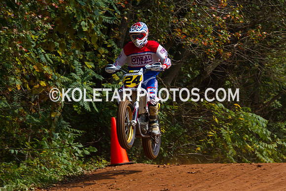 PISTON POPPERS MC PARKSBURG PA D-6 FLAT TRACK BIKES 10-6-2013-8801