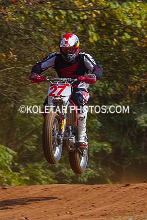 PISTON POPPERS MC PARKSBURG PA D-6 FLAT TRACK BIKES 10-6-2013-8875